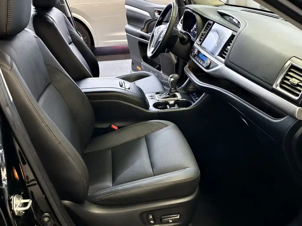 Toyota Highlander — миниатюра 15