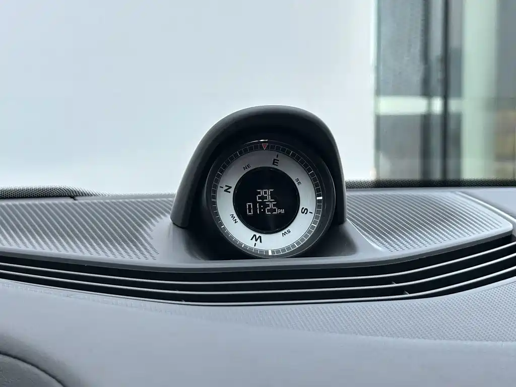 Porsche Taycan 2022 — фото 19