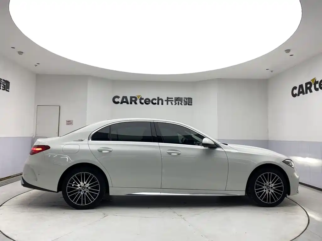 Mercedes-Benz C-Class — миниатюра 4