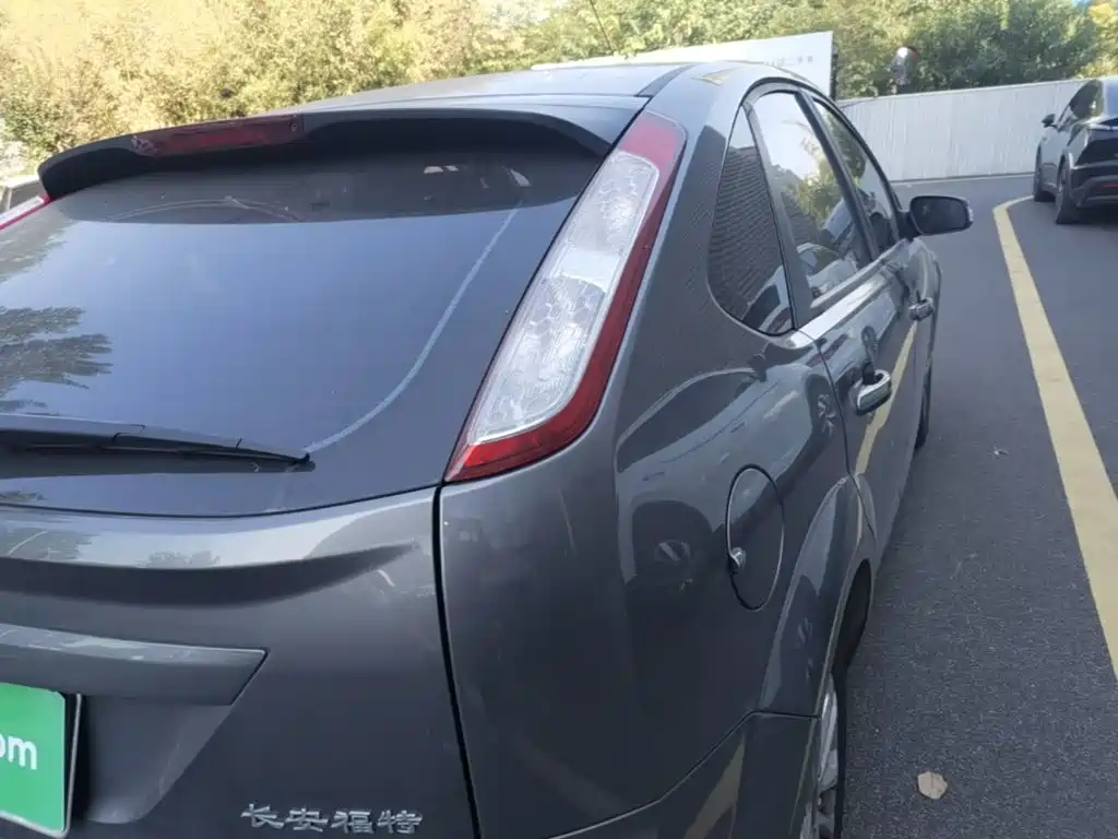 Ford Focus — миниатюра 8
