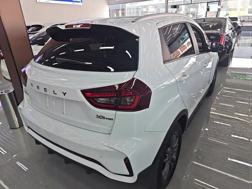 Geely Vision X3 — миниатюра 7
