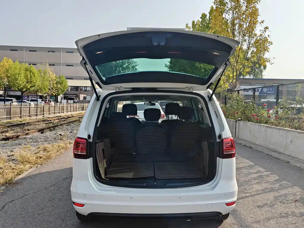 Volkswagen Sharan — миниатюра 11