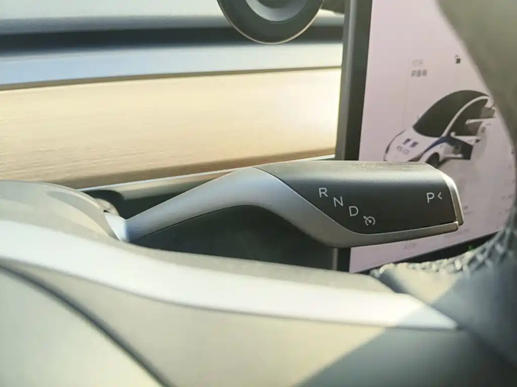 Tesla Model 3 — миниатюра 14