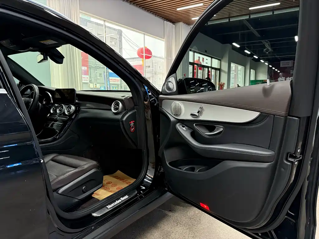 Mercedes-Benz GLC 2021 GLC 260 L 4MATIC