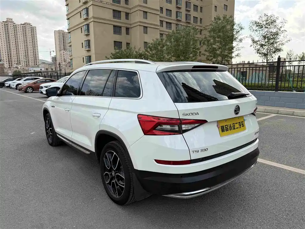 Skoda Kodiaq Facelift TSI330 7 seats 2WD Luxury Tech Edition, фото 18