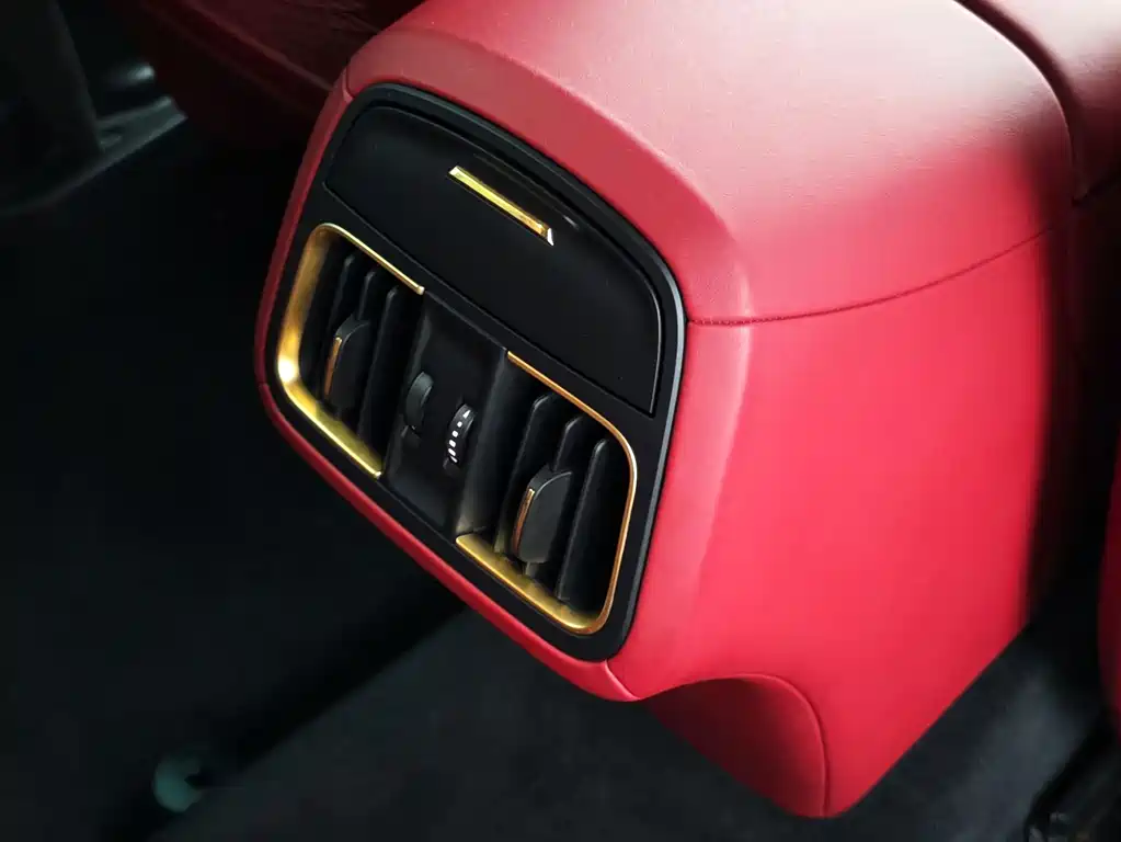 Maserati Levante — миниатюра 18