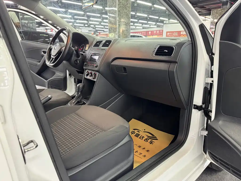 Volkswagen Polo — миниатюра 8