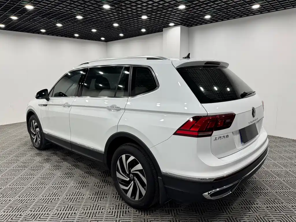 Volkswagen Tiguan L — миниатюра 9