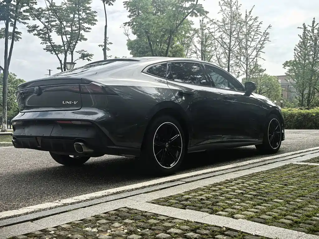Changan UNI-V — миниатюра 3