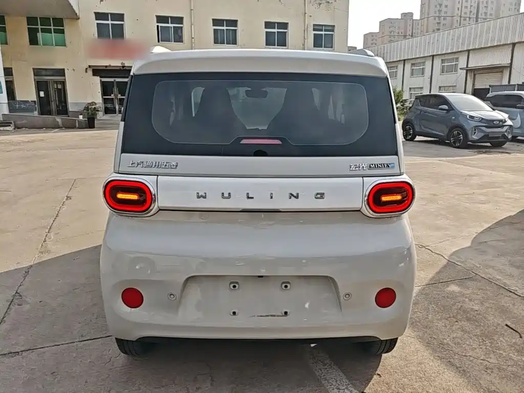 Wuling MINIEV — миниатюра 6