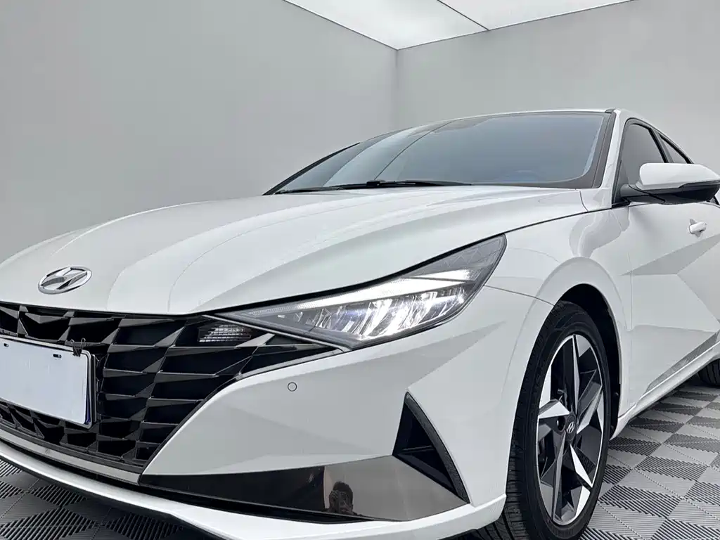 Hyundai Elantra — миниатюра 7
