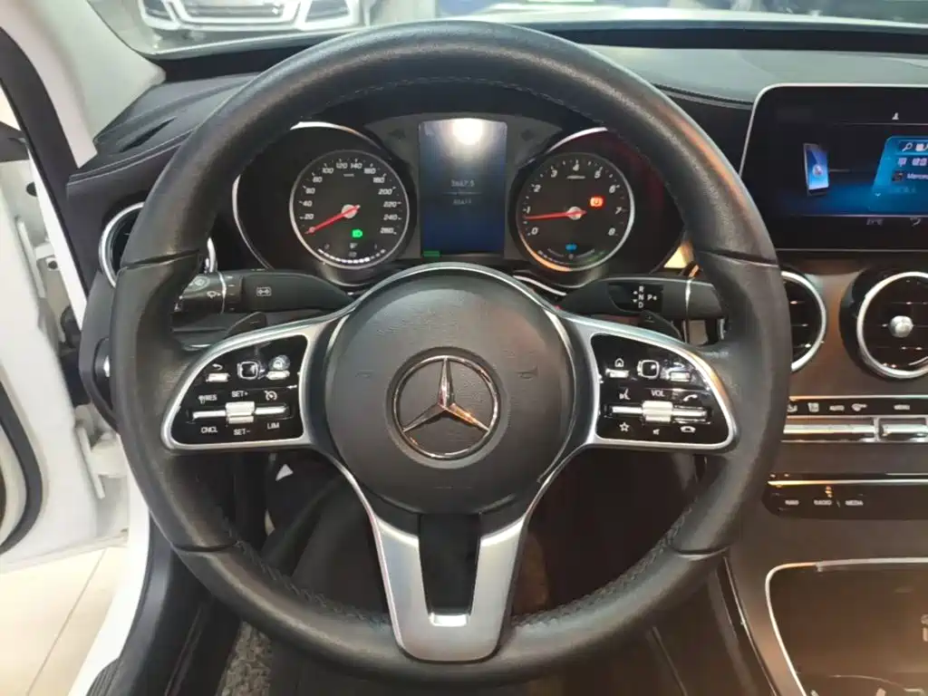 Mercedes-Benz C-Class — миниатюра 11