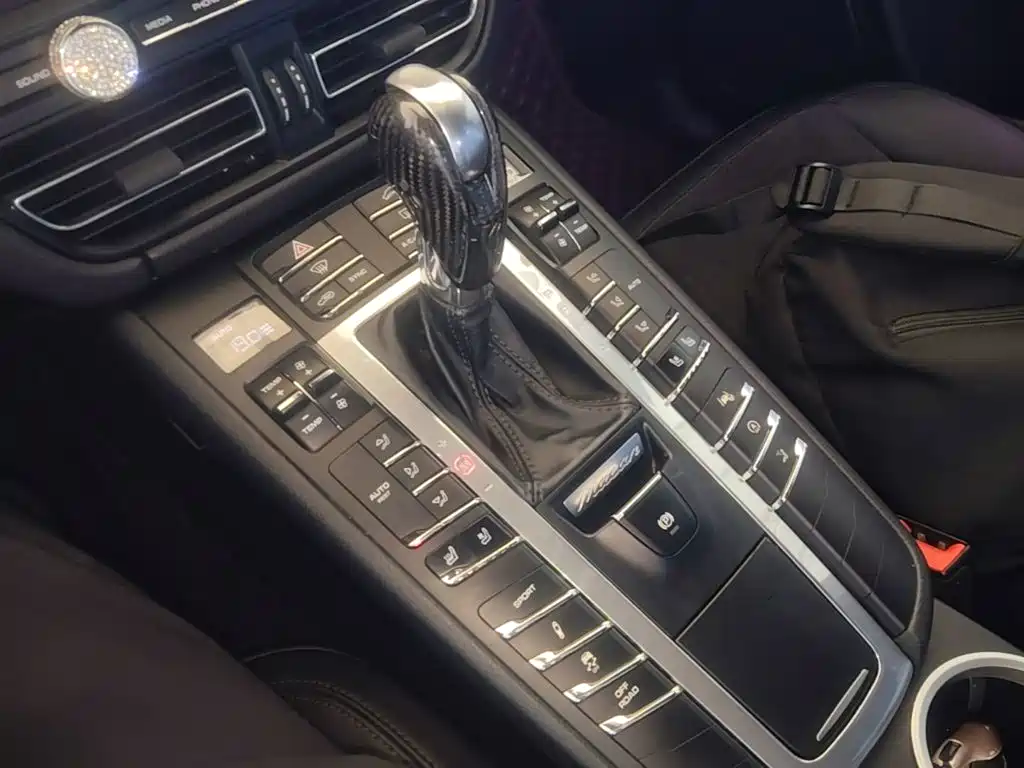 Porsche Macan — миниатюра 14
