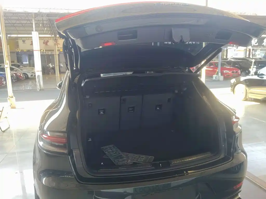 Porsche Macan — миниатюра 19