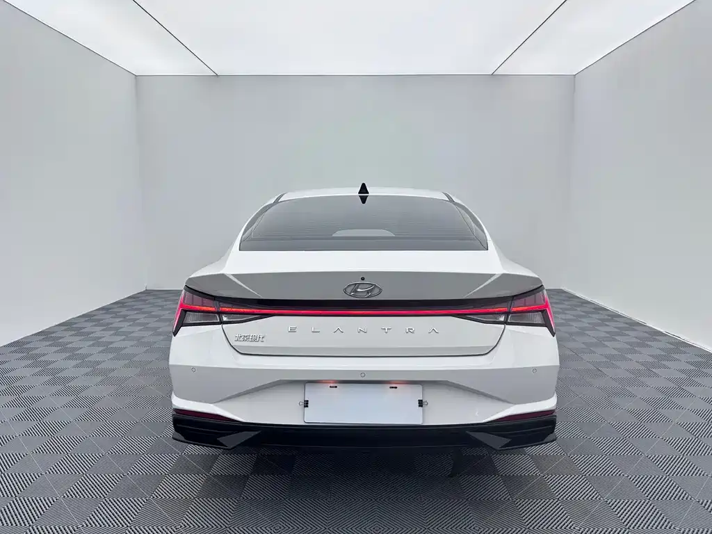 Hyundai Elantra — миниатюра 5