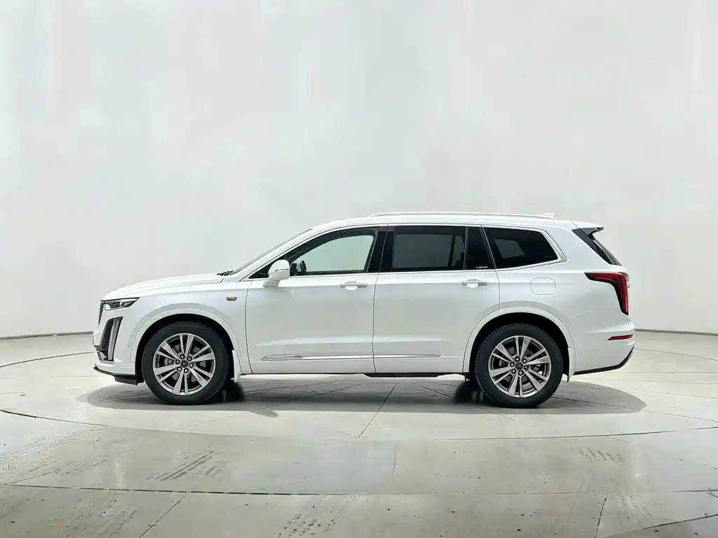 Cadillac XT6 — миниатюра 12