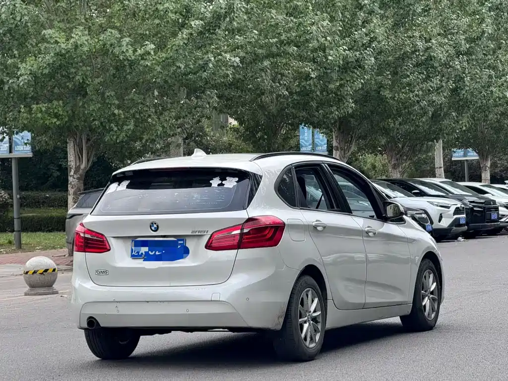 BMW 2 Series Active Tourer — миниатюра 9