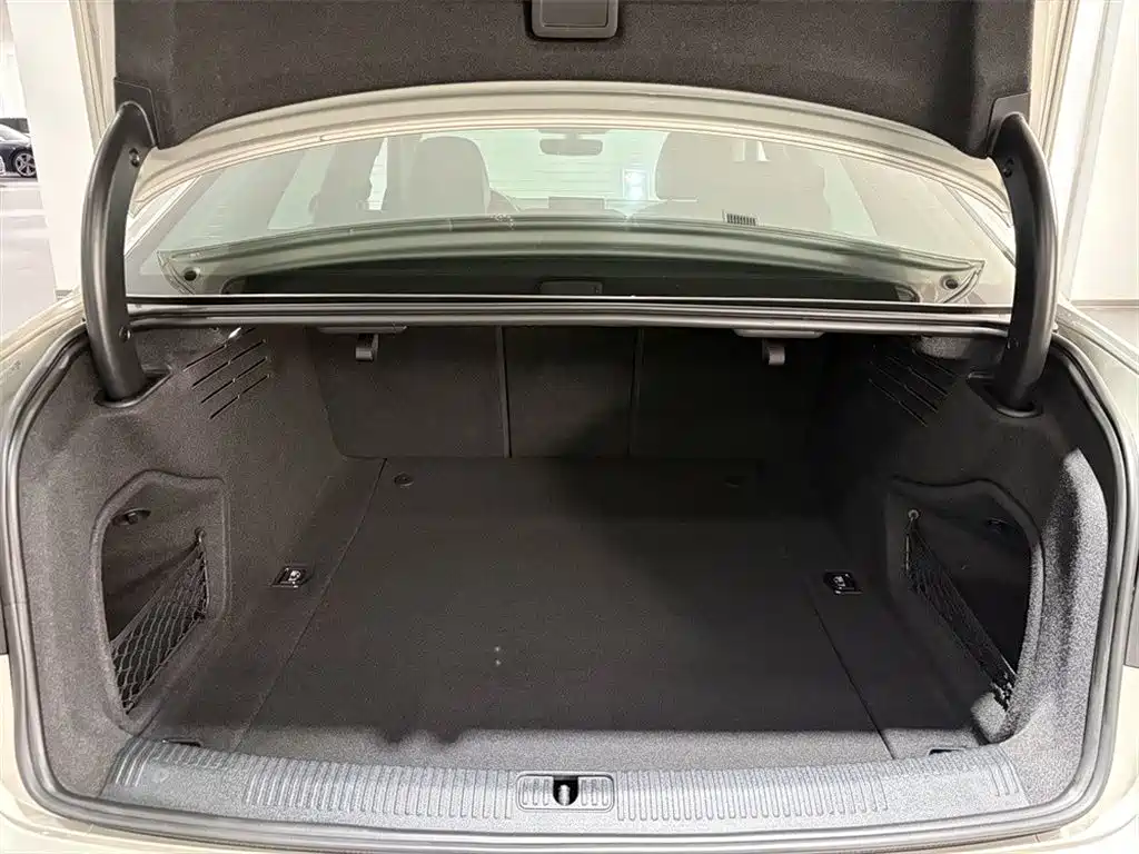 Audi A4L — миниатюра 9