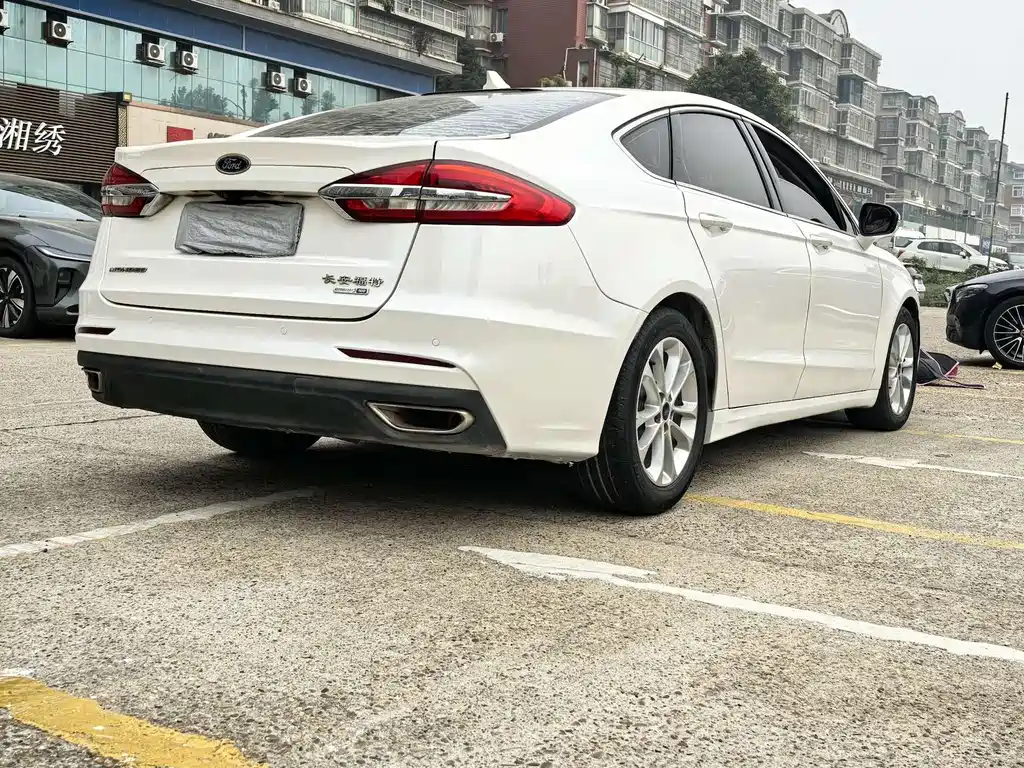 Ford Mondeo — миниатюра 5