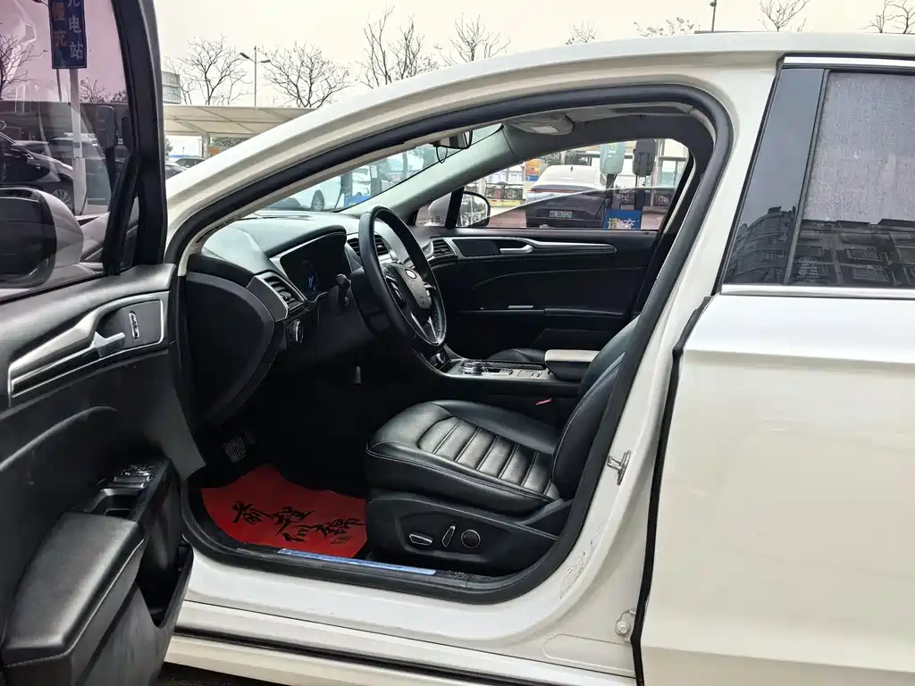 Ford Mondeo — миниатюра 8