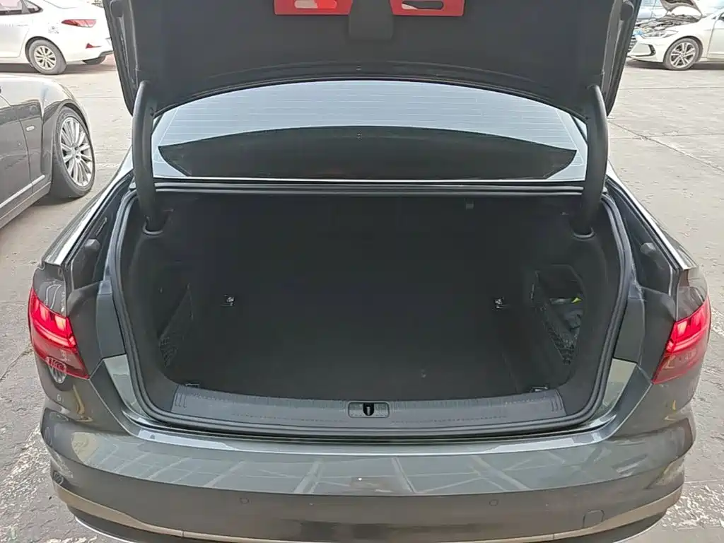 Audi A4L — миниатюра 19