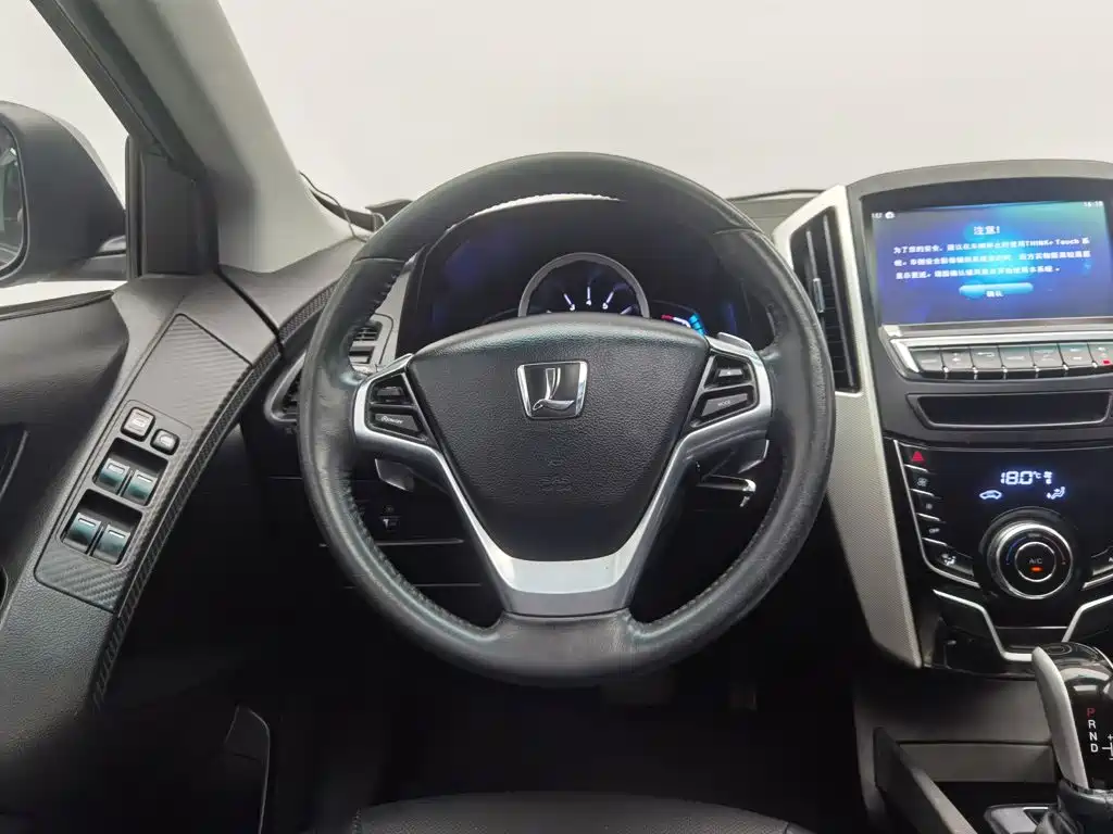 Luxgen U6 — миниатюра 11