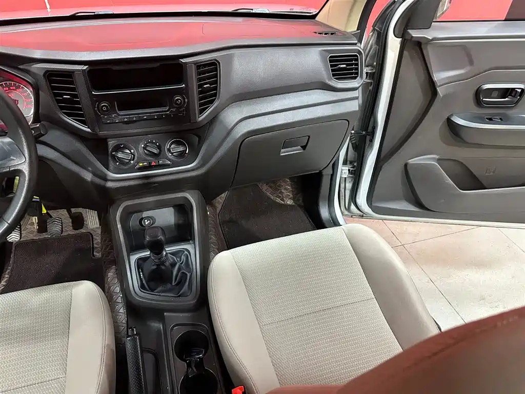 WULING WULING HONGGUANG V