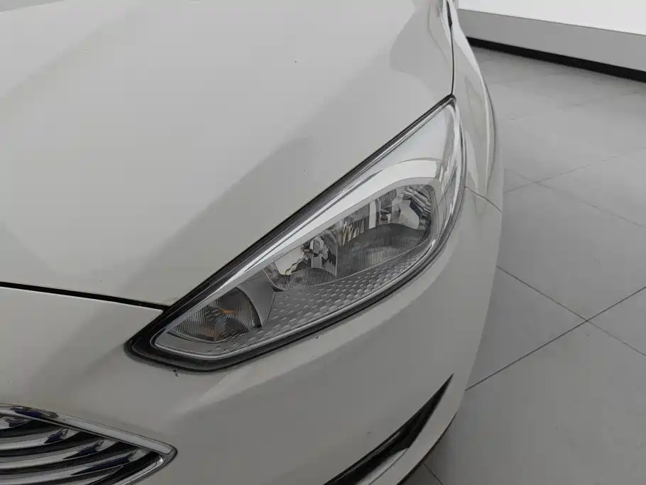 Ford Focus — миниатюра 5