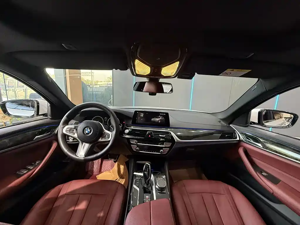 BMW 5 Series — миниатюра 9