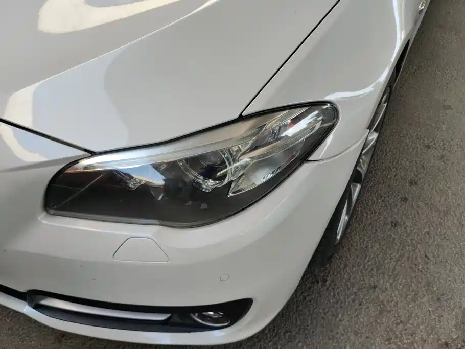 BMW 5 Series — миниатюра 5