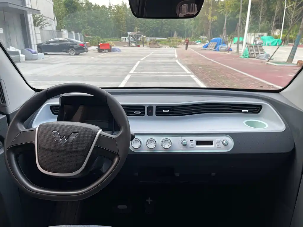 Wuling MINIEV — миниатюра 9