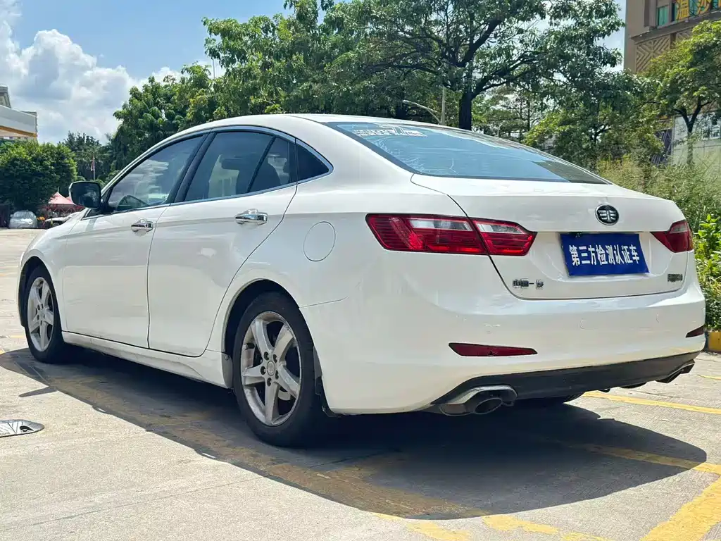Bestune B70 2014 2.0L AT Luxury