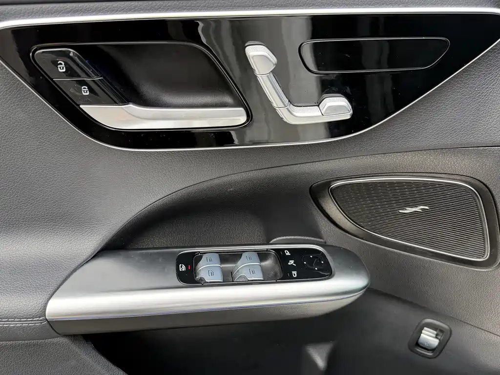 Mercedes-Benz C-Class — миниатюра 18