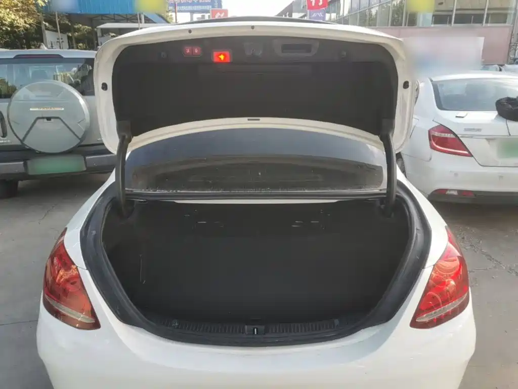 Mercedes-Benz C-Class — миниатюра 19