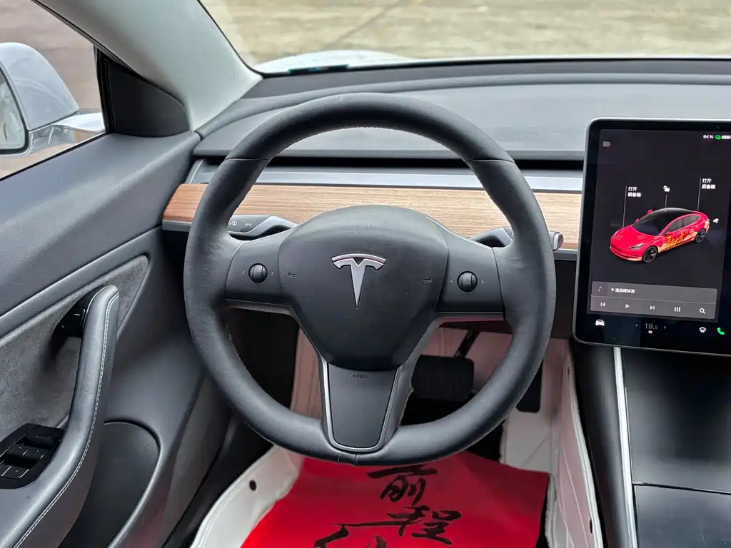 Tesla Model 3 — миниатюра 17