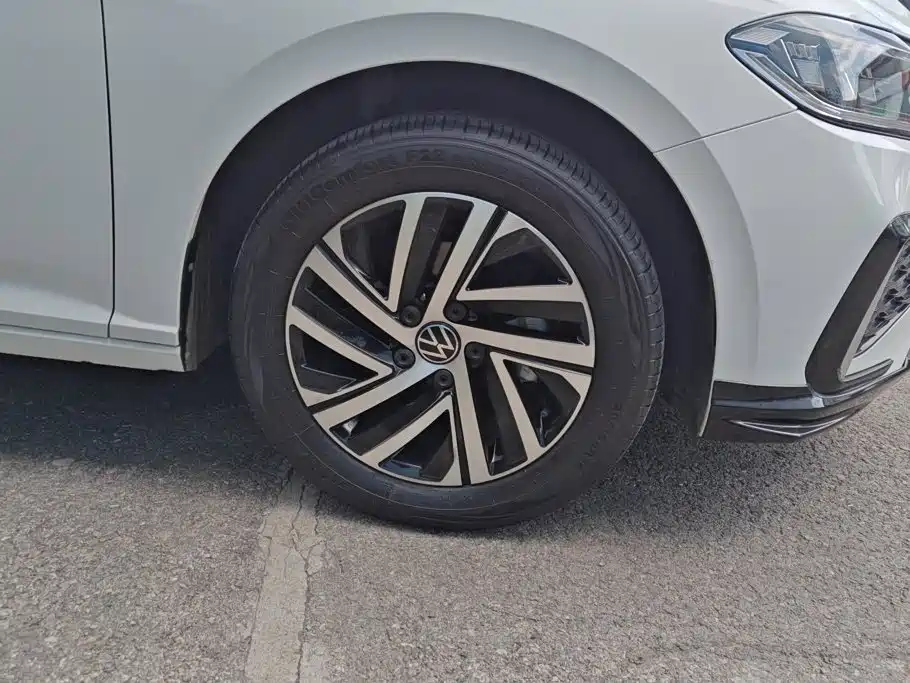 Volkswagen Lavida — миниатюра 6