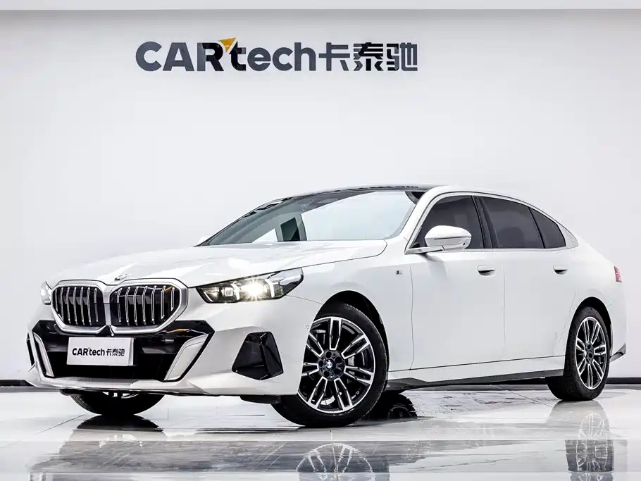 宝马5系 2025款 530Li 领先型 M运动套装 2025
