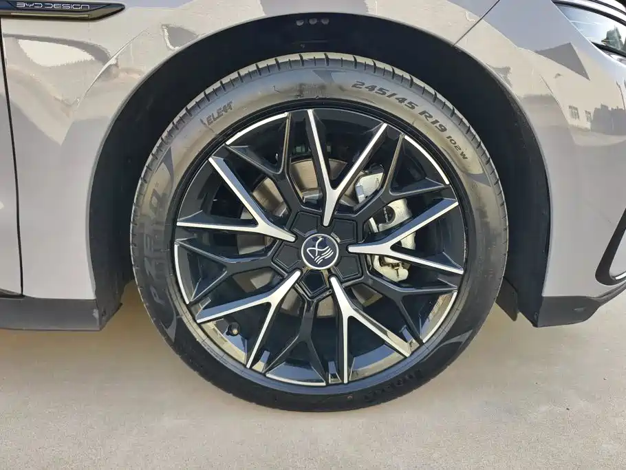 BYD Han — миниатюра 6