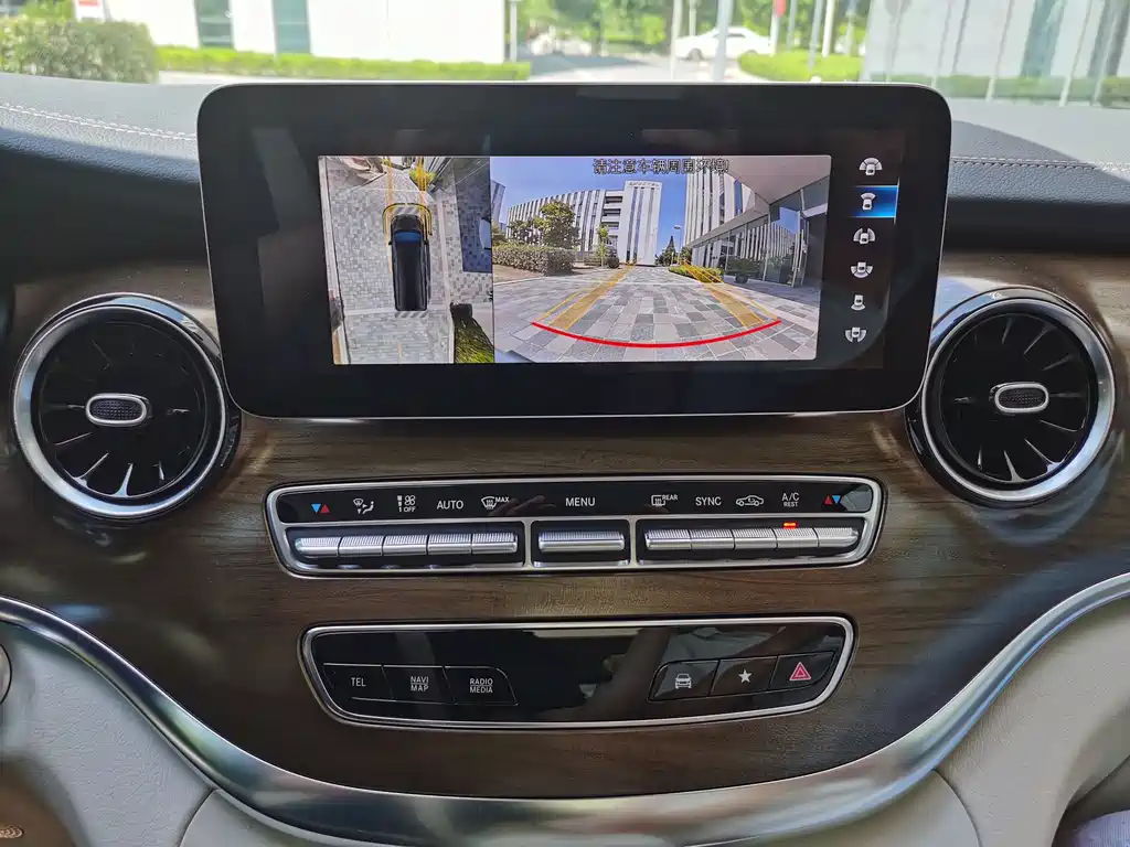 MERCEDES-BENZ V CLASS