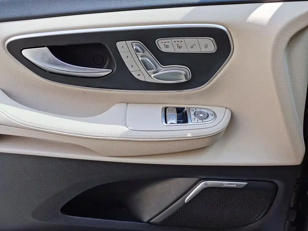 MERCEDES-BENZ V CLASS