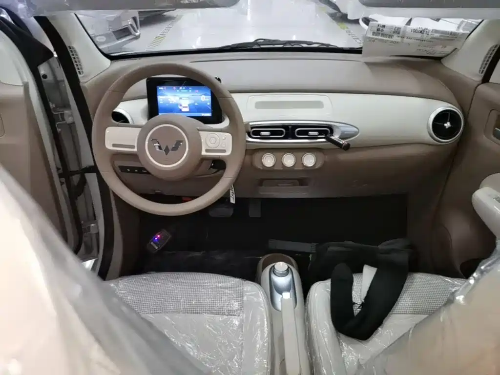 Wuling MINIEV — миниатюра 10