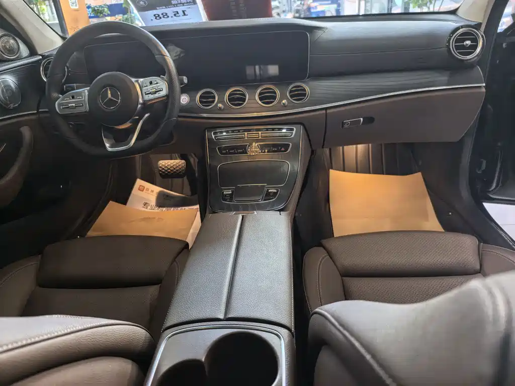 Mercedes-Benz E-Class — миниатюра 6
