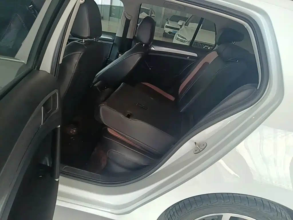 Volkswagen Golf — миниатюра 17