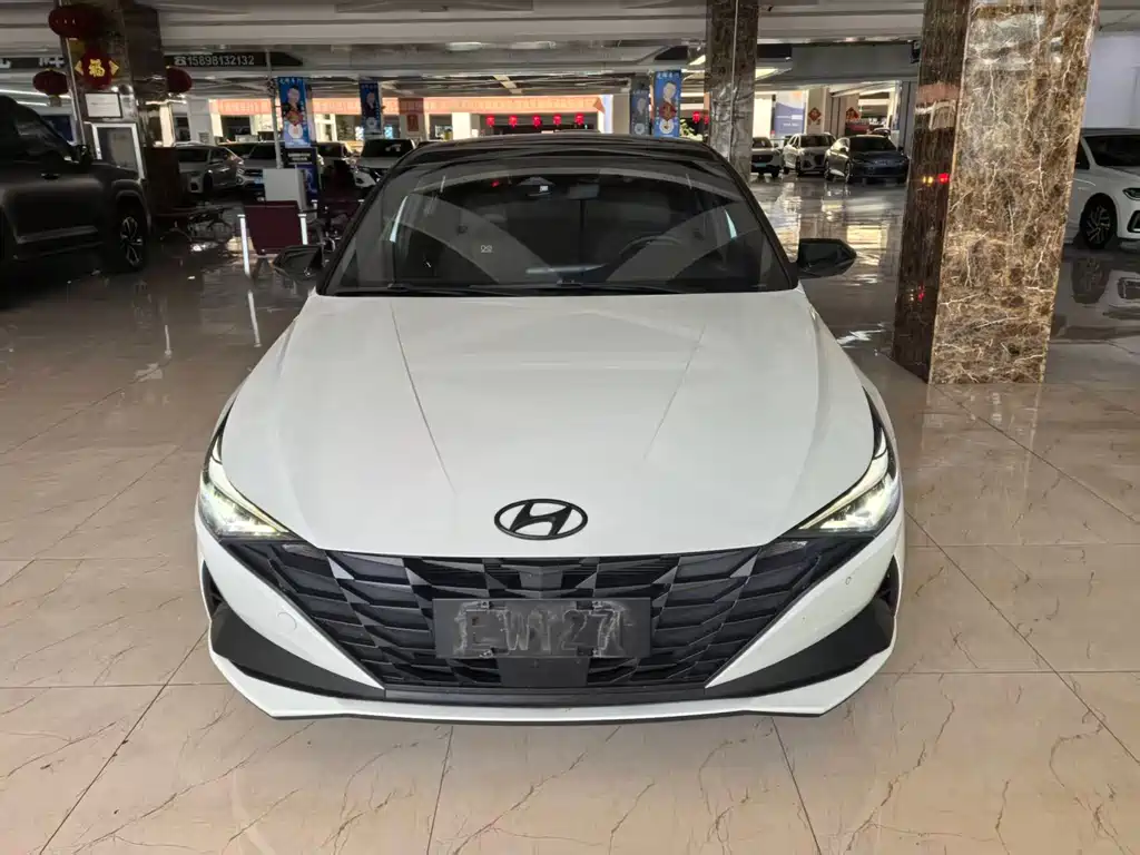 Купить Hyundai Elantra