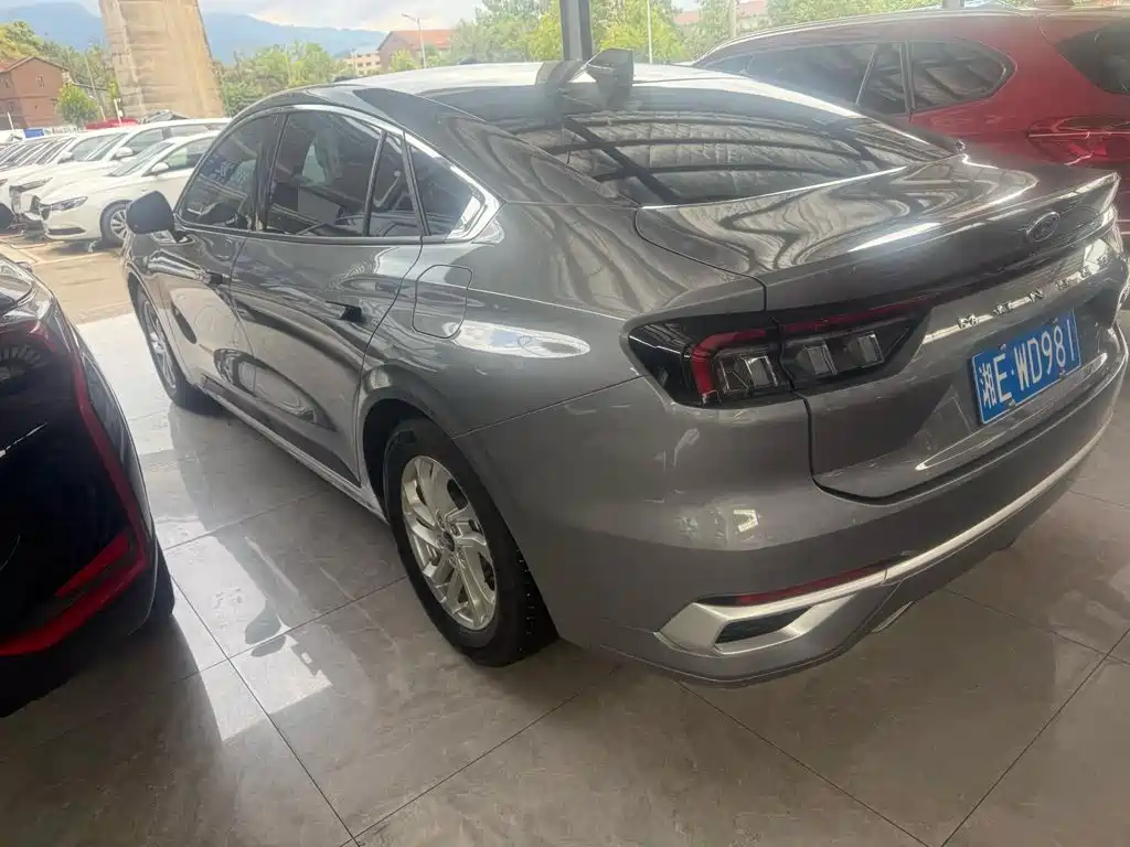 Ford Mondeo — миниатюра 5