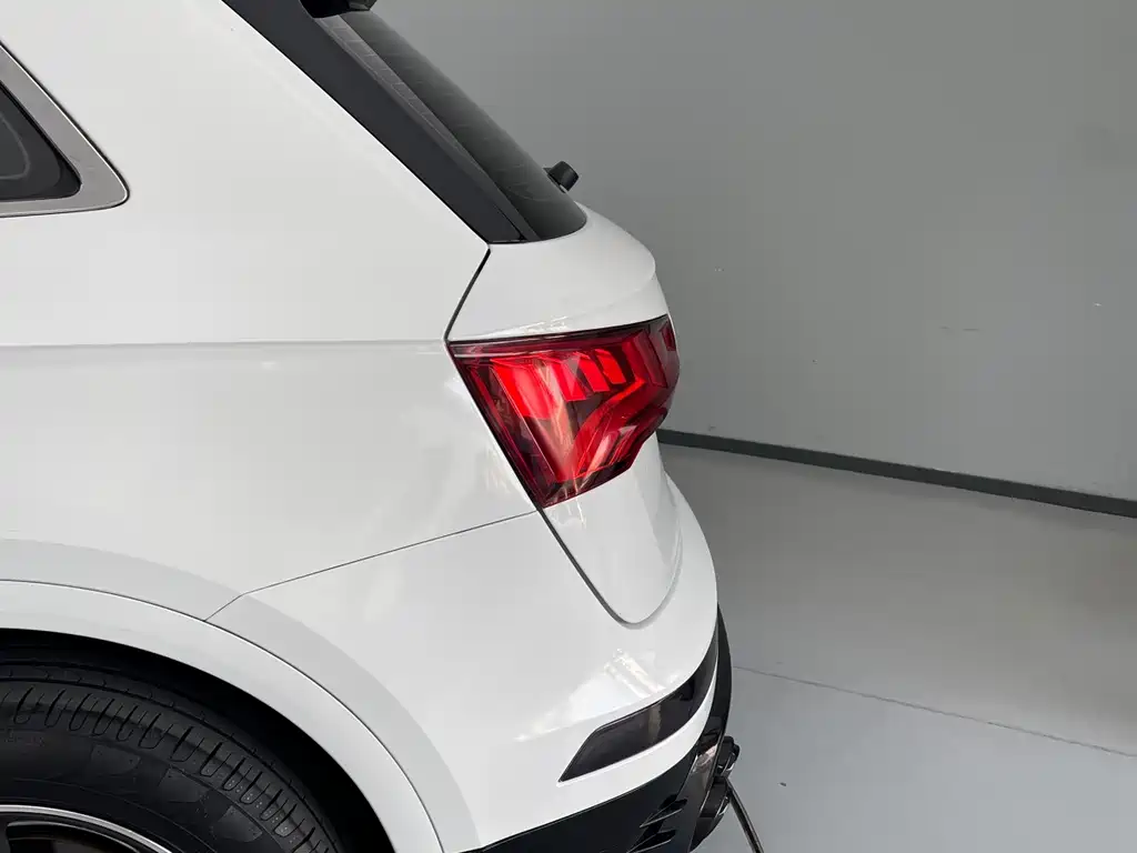 Audi Q5L — миниатюра 10
