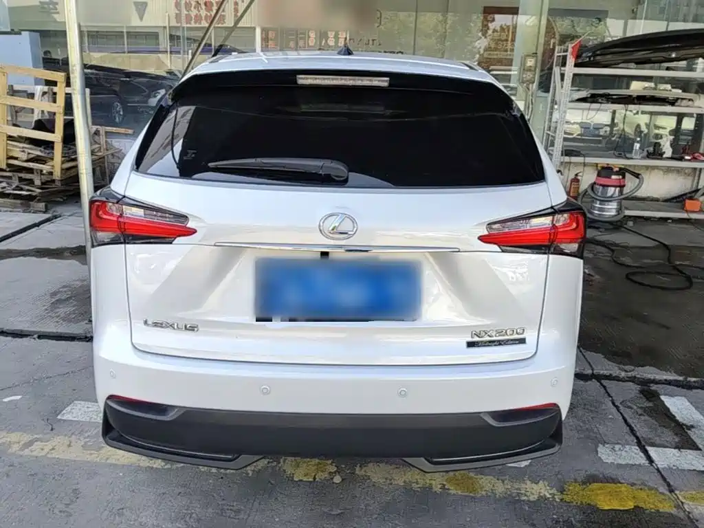 Lexus NX — миниатюра 6