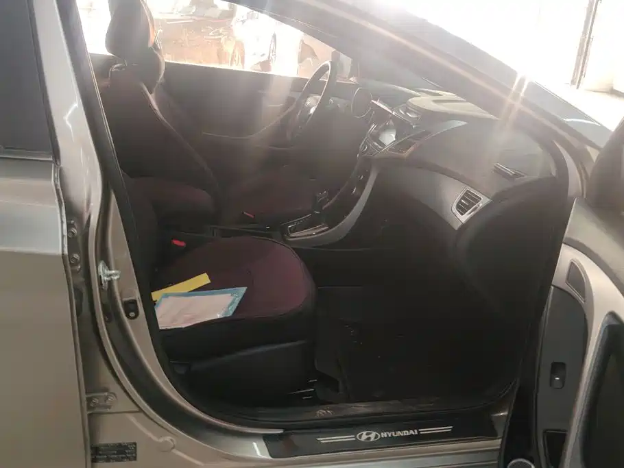 Hyundai Elantra Langdong — миниатюра 8