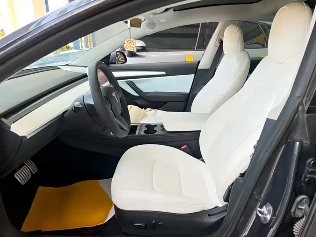 Tesla Model 3 — миниатюра 15
