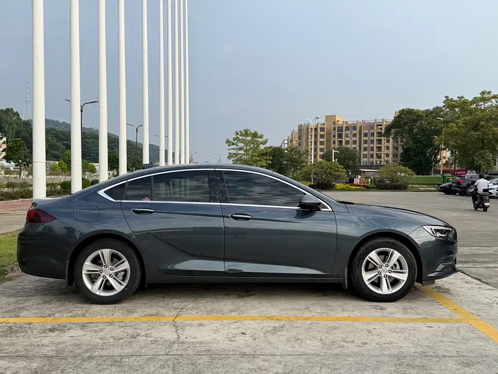 Buick Regal — миниатюра 10